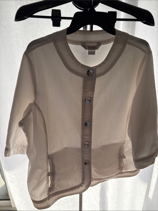 TanJay Tops - TanJay Creamy white Button-Front Light jacket